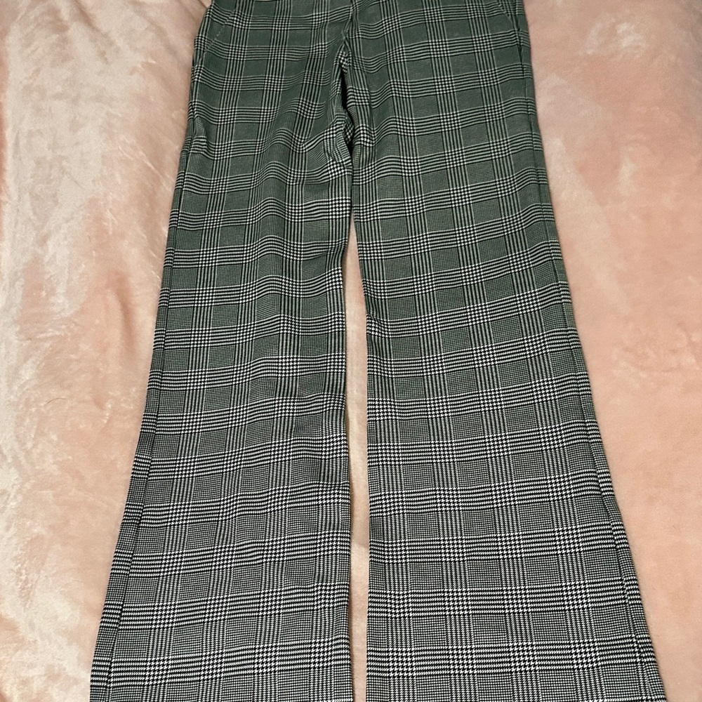 Betabrand new no tags, classic dress yoga pants size small